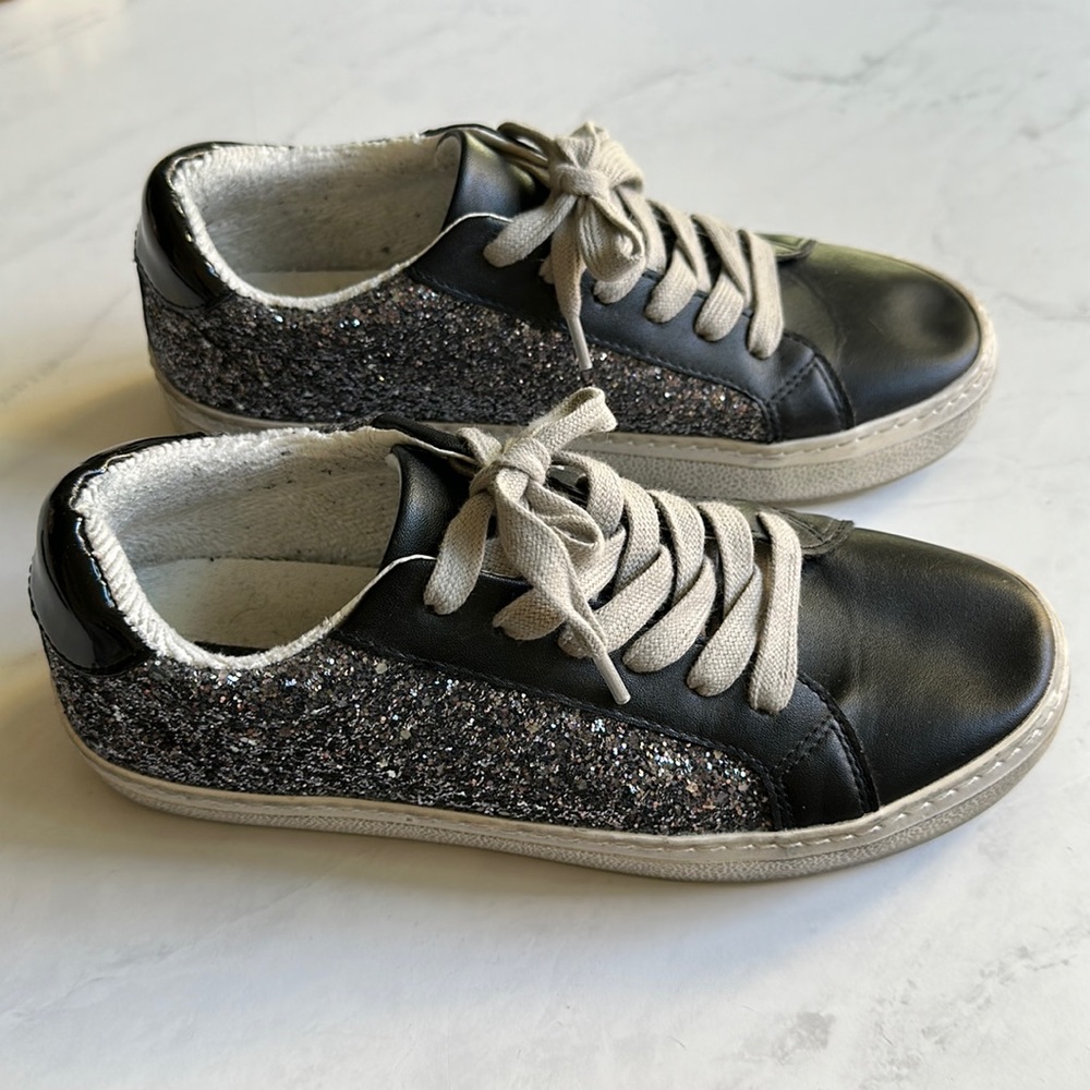 Aqua size 8 glitter distressed sneakers